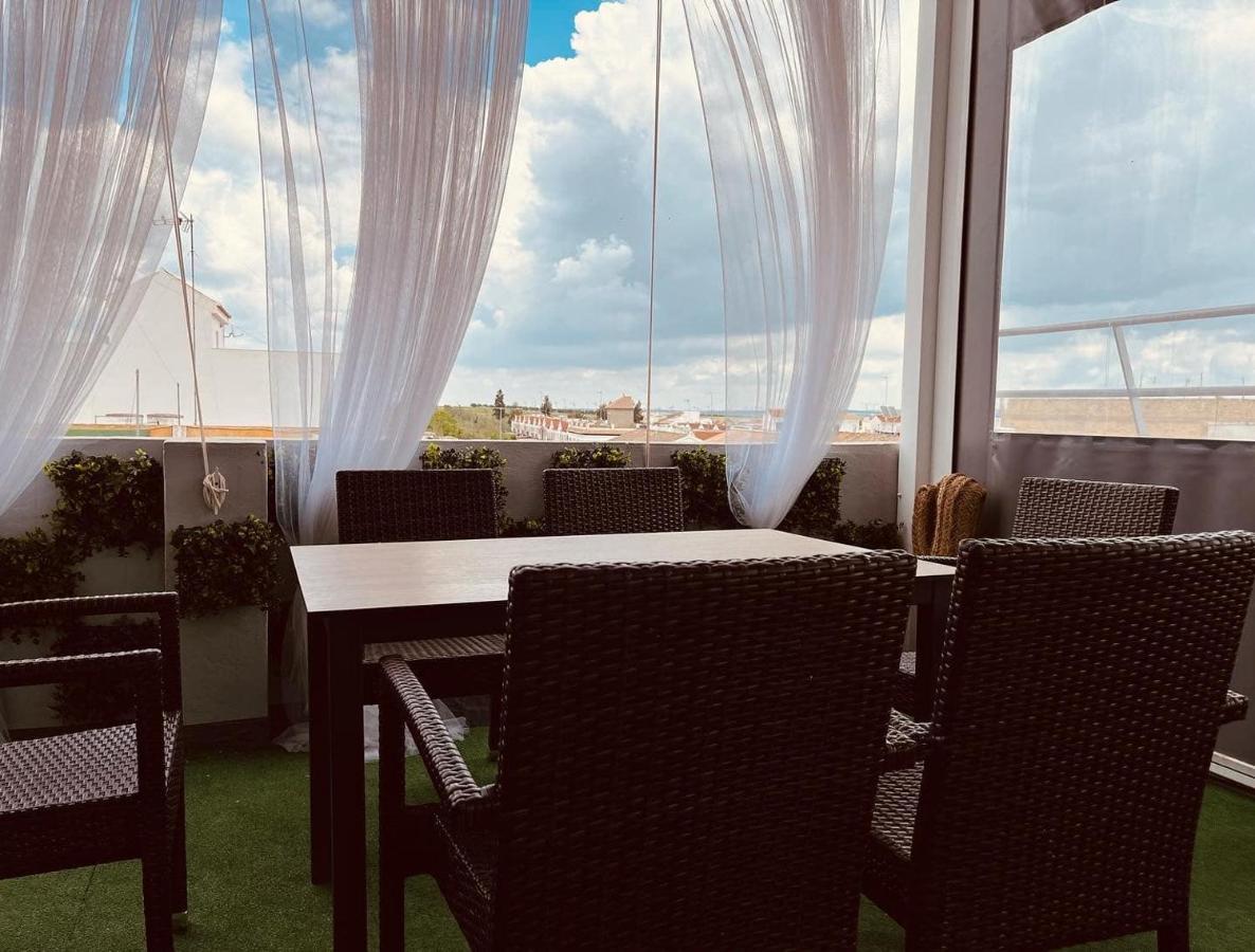 Novo Apartahotel & Restaurante Лас Кабесас де Сан Хуан Екстериор снимка
